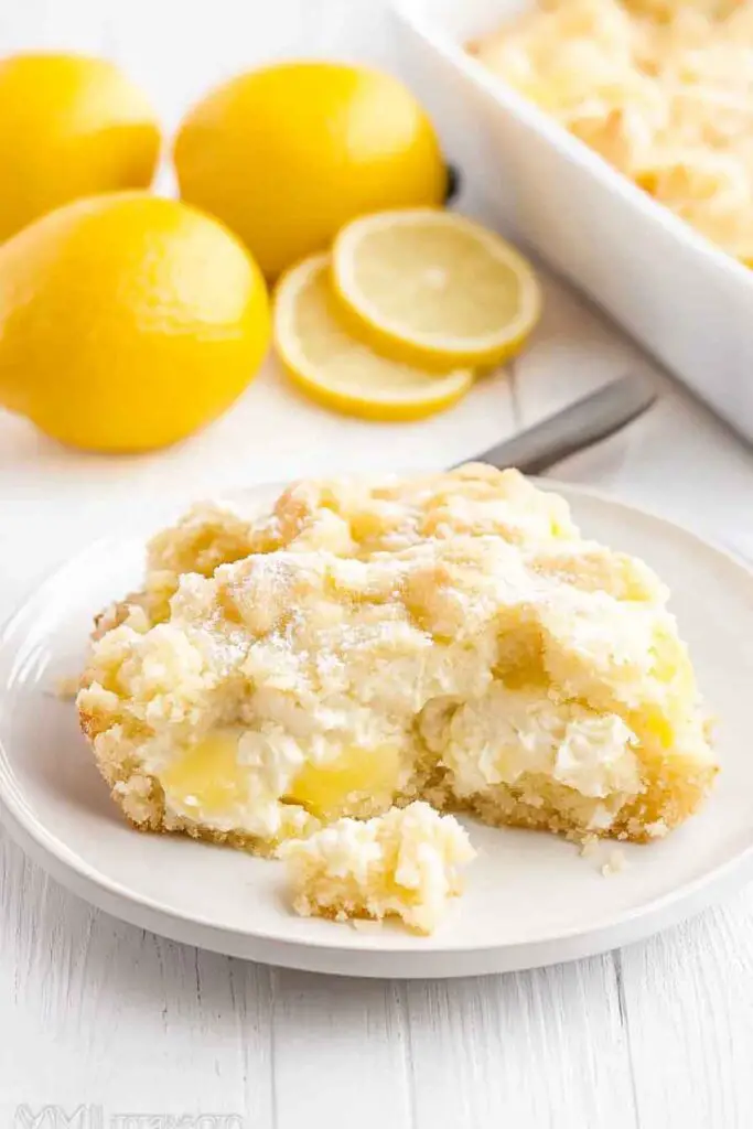 how to make Lemon Cream Cheese Dump Cake
