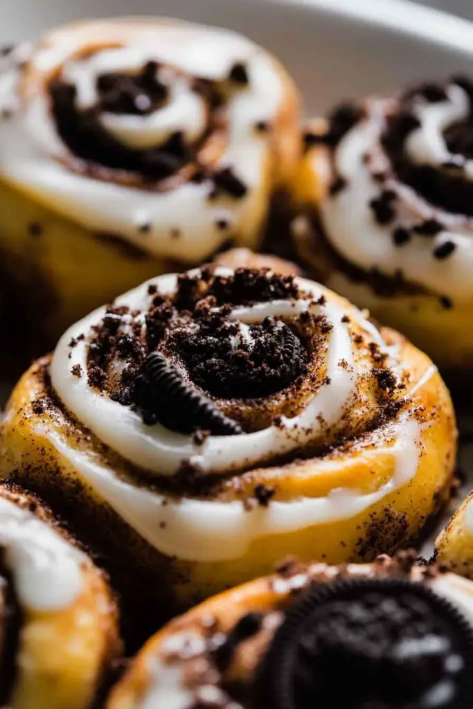 How to Make Oreo Stuffed Cinnamon Rolls